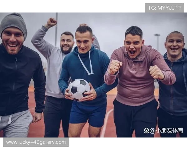 足球巨星变身老者街头打球 让你见识不一样的足球魅力与幽默瞬间 足球巨星变身老者街头打球 让你见识不一样的足球魅力与幽默瞬间