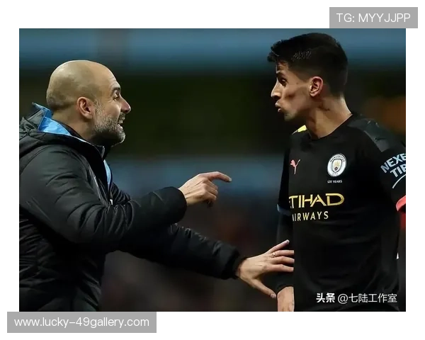 足球界球星与教练之间的复杂关系与相互作用探析 足球界球星与教练之间的复杂关系与相互作用探析